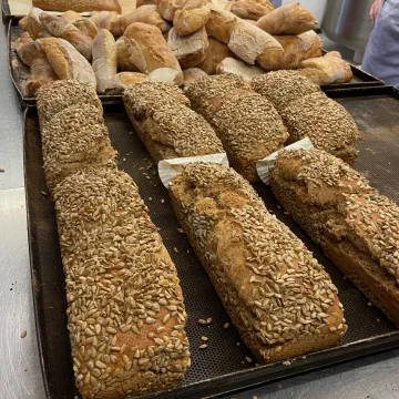 Zuurdesem zonnebloempittenbrood